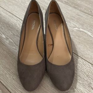 Merona brown wedge heel dress shoes in a sued type material size 9 1/2